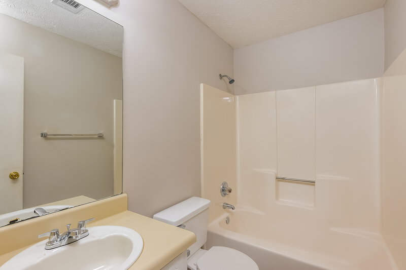 1,670/Mo, 411 Cindy Drive Conyers, GA 30094 Bathroom View 2
