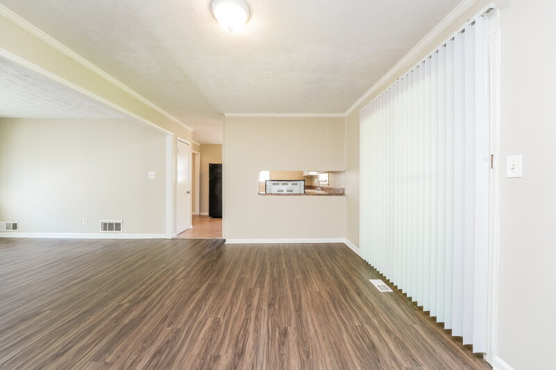 1,760/Mo, 990 Woodbridge Dr NE Conyers, GA 30012 Dining Room View