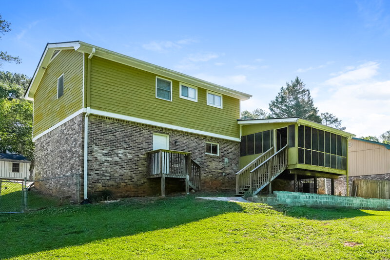 1,760/Mo, 990 Woodbridge Dr NE Conyers, GA 30012 Rear View