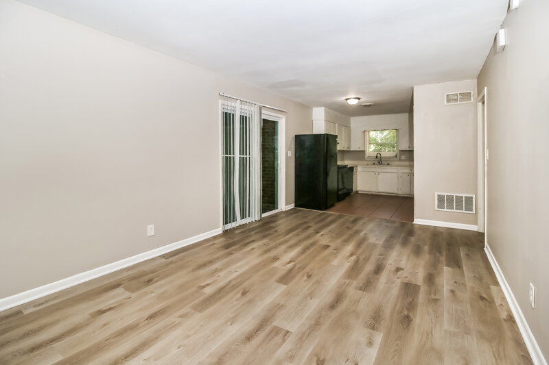 1,395/Mo, 5141 Hillside Dr Covington, GA 30014 Living Room View 2