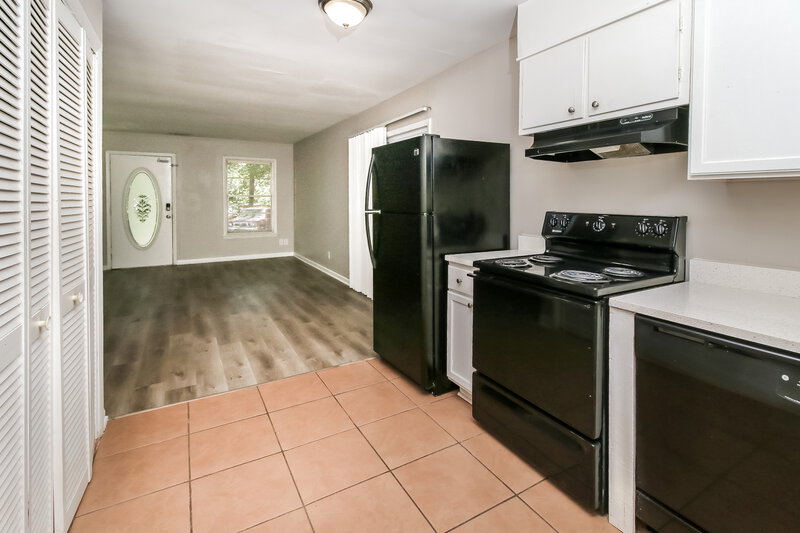 1,395/Mo, 5141 Hillside Dr Covington, GA 30014 Kitchen View 2