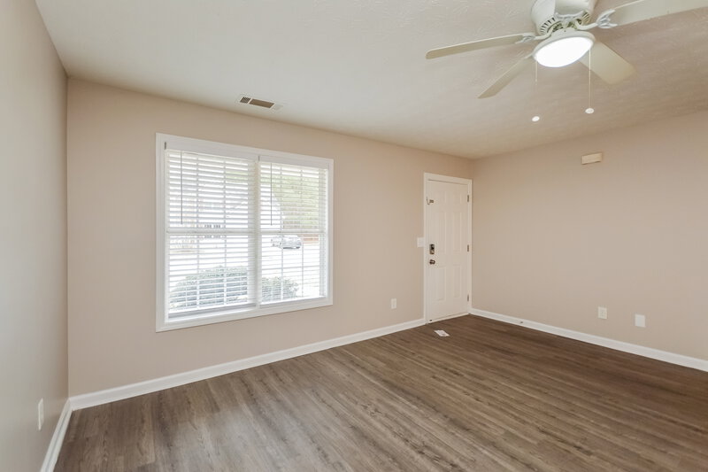 2,460/Mo, 8224 Sterling Ln Covington, GA 30014 Living Room View 3