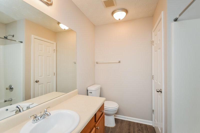 2,460/Mo, 8224 Sterling Ln Covington, GA 30014 Main Bathroom View