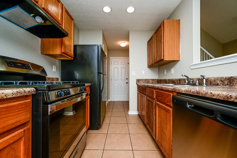 1,740/Mo, 145 Meadowridge Dr Covington, GA 30016 Kitchen View 2