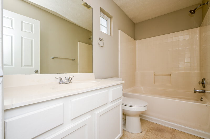 1,740/Mo, 145 Meadowridge Dr Covington, GA 30016 Main Bathroom View