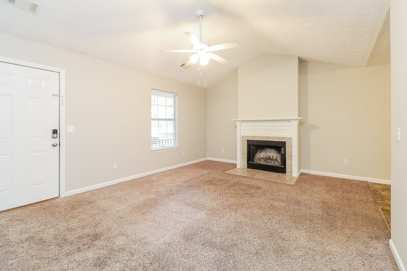 1,690/Mo, 50 Mountain Ct Covington, GA 30016 Living Room View