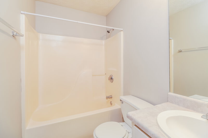 1,690/Mo, 50 Mountain Ct Covington, GA 30016 Bathroom View