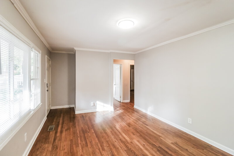 1,660/Mo, 1352 PEACHCREST Drive Decatur, GA 30032 Living Room View 2