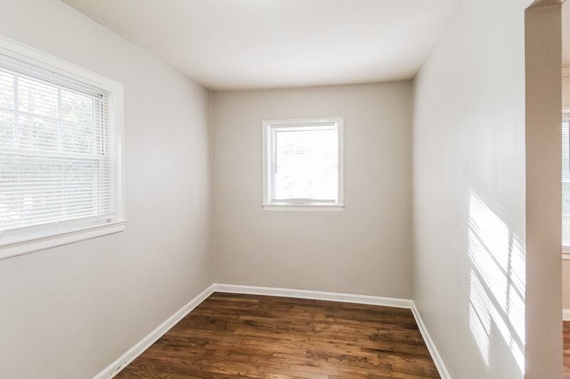 1,660/Mo, 1352 PEACHCREST Drive Decatur, GA 30032 Family Room View