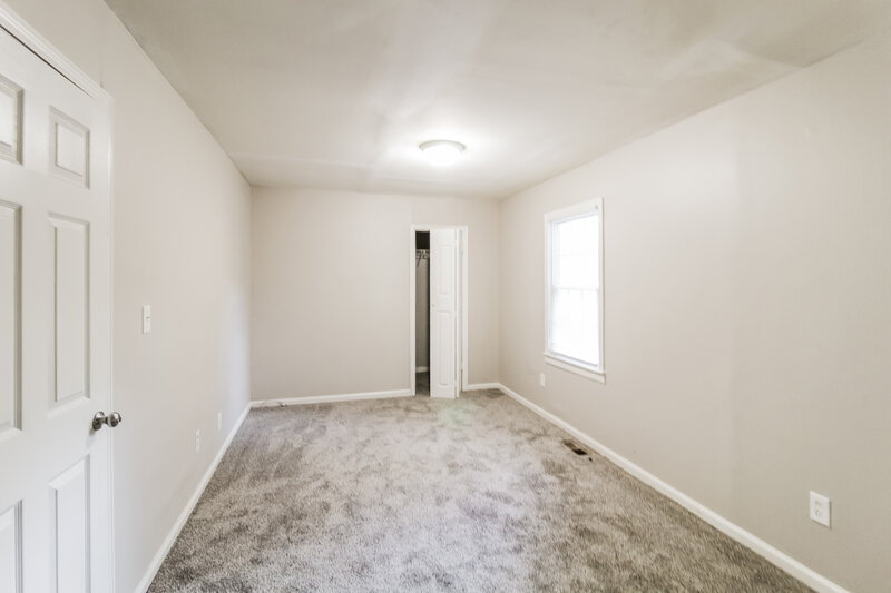 1,660/Mo, 1352 PEACHCREST Drive Decatur, GA 30032 Main Bedroom View