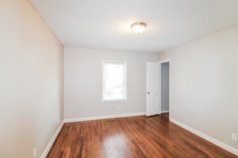 1,660/Mo, 1352 PEACHCREST Drive Decatur, GA 30032 Bedroom View