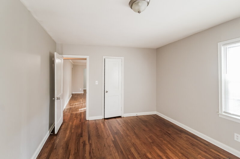 1,660/Mo, 1352 PEACHCREST Drive Decatur, GA 30032 Bedroom View 3