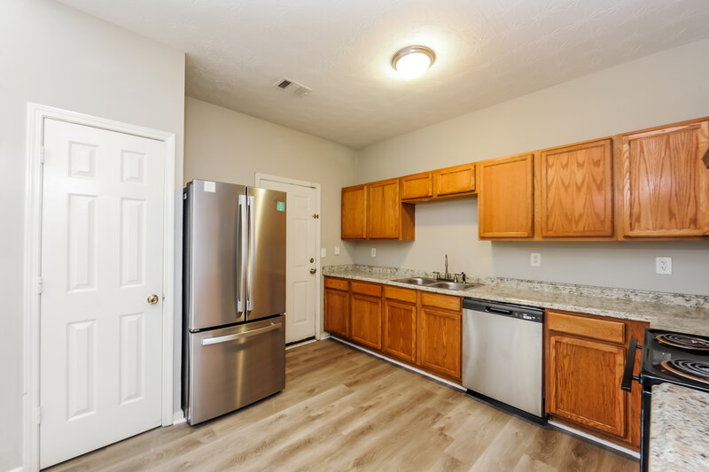 1,500/Mo, 1551 EASTERN SUNRISE Decatur, GA 30034 Kitchen View