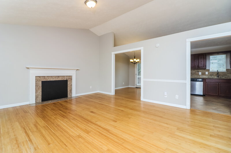 0/Mo, 523 White Pines Drive Dallas, GA 30157 Living Room View