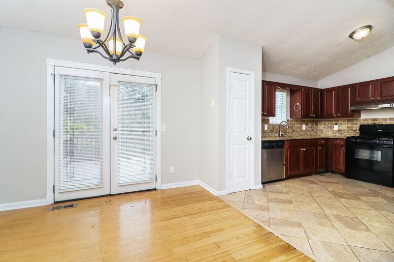 0/Mo, 523 White Pines Drive Dallas, GA 30157 Dining Room View