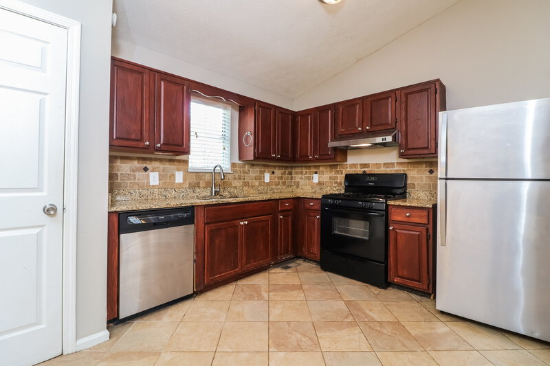 0/Mo, 523 White Pines Drive Dallas, GA 30157 Kitchen View