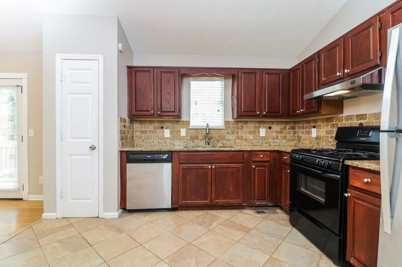 0/Mo, 523 White Pines Drive Dallas, GA 30157 Kitchen View 2