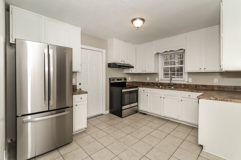 1,480/Mo, 216 Windmill Dr Dallas, GA 30132 Kitchen View