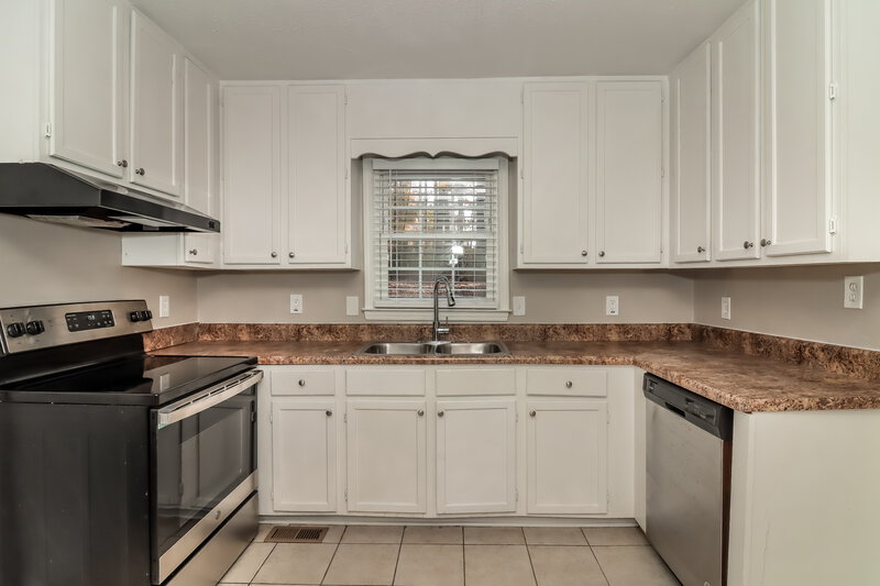 1,480/Mo, 216 Windmill Dr Dallas, GA 30132 Kitchen View 2
