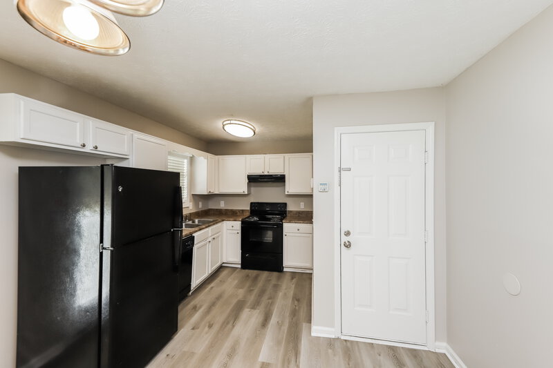 1,750/Mo, 222 Fairview Oak Dallas, GA 30157 Kitchen View