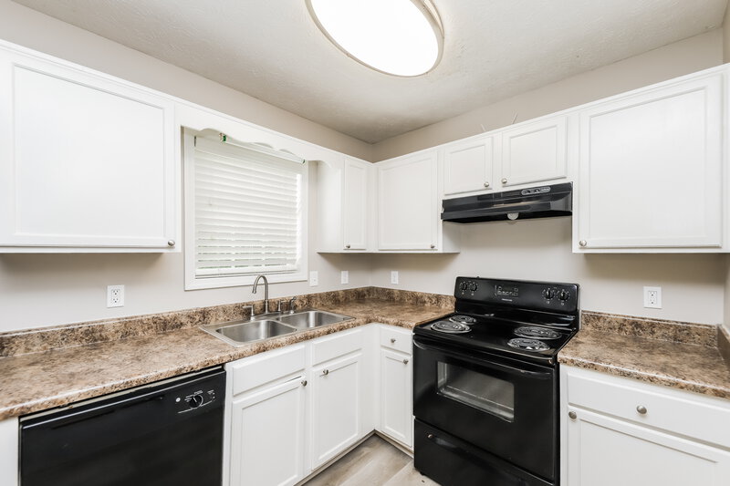1,750/Mo, 222 Fairview Oak Dallas, GA 30157 Kitchen View 2