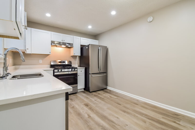 1,855/Mo, 23 Park Ave W Dallas, GA 30157 Kitchen View