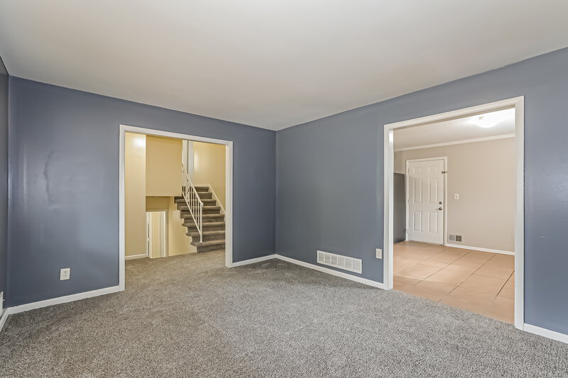 0/Mo, 1762 GRETNA GREEN Way Decatur, GA 30035 Living Room View 2