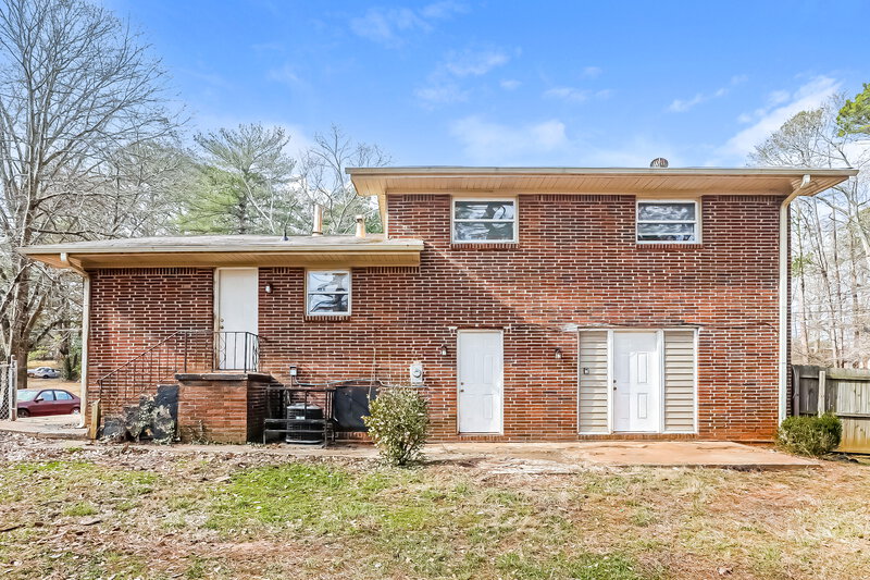 0/Mo, 1762 GRETNA GREEN Way Decatur, GA 30035 Rear View