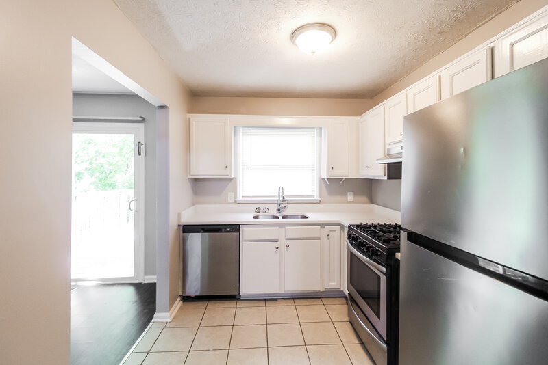 2,580/Mo, 1774 Camperdown Cir Decatur, GA 30035 Kitchen View