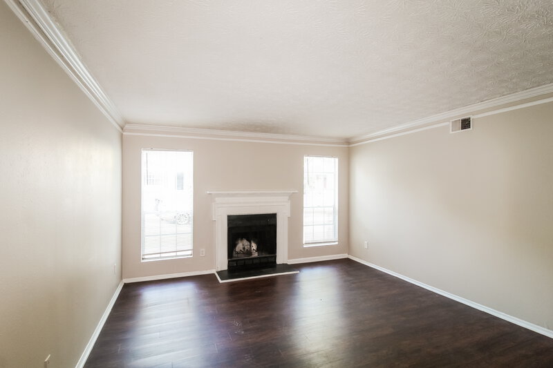 1,860/Mo, 1985 GLENWOOD DOWNS Drive Decatur, GA 30035 Living Room View