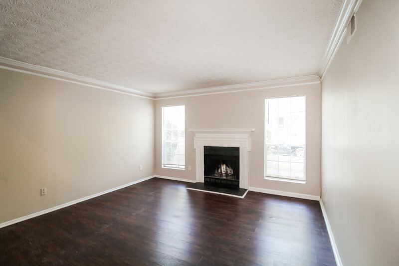 1,860/Mo, 1985 GLENWOOD DOWNS Drive Decatur, GA 30035 Living Room View 2