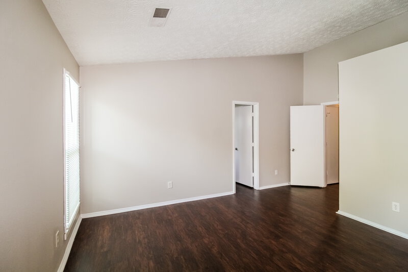 1,860/Mo, 1985 GLENWOOD DOWNS Drive Decatur, GA 30035 Main Bedroom View 3