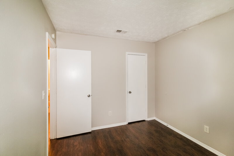 1,860/Mo, 1985 GLENWOOD DOWNS Drive Decatur, GA 30035 Bedroom View 2