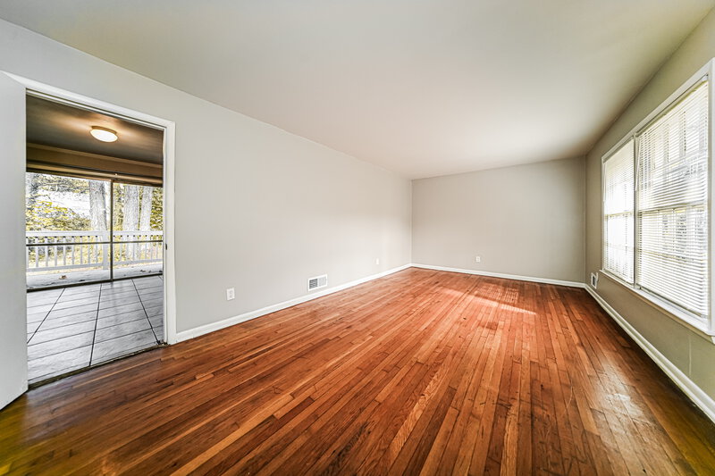 1,520/Mo, 2107 HILTON Drive Decatur, GA 30035 Living Room View