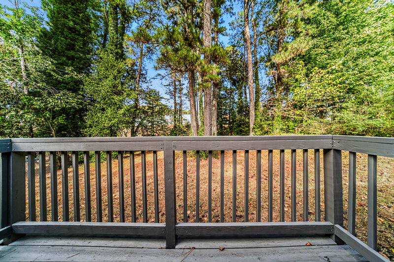 1,520/Mo, 2107 HILTON Drive Decatur, GA 30035 Deck View