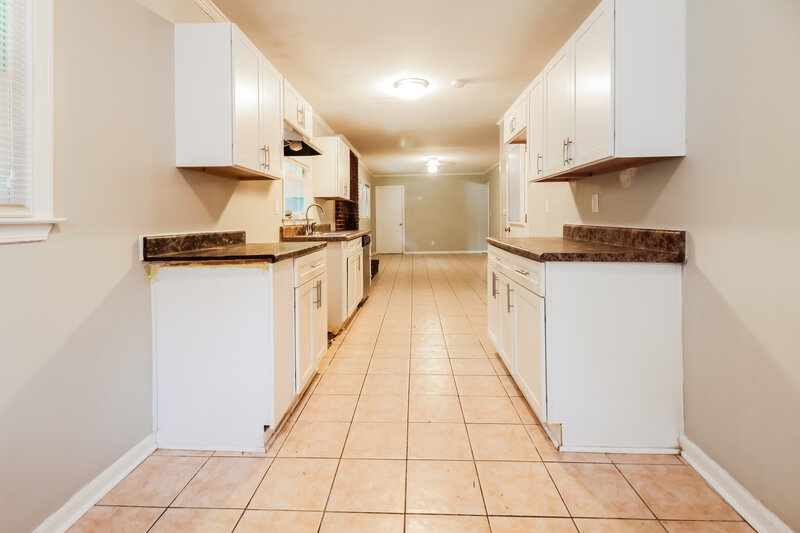 1,950/Mo, 2297 CLIFTON SPRINGS MNR Decatur, GA 30034 Kitchen View