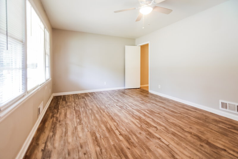 1,950/Mo, 2297 CLIFTON SPRINGS MNR Decatur, GA 30034 Family Room View