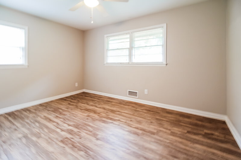 1,950/Mo, 2297 CLIFTON SPRINGS MNR Decatur, GA 30034 Main Bedroom View 4