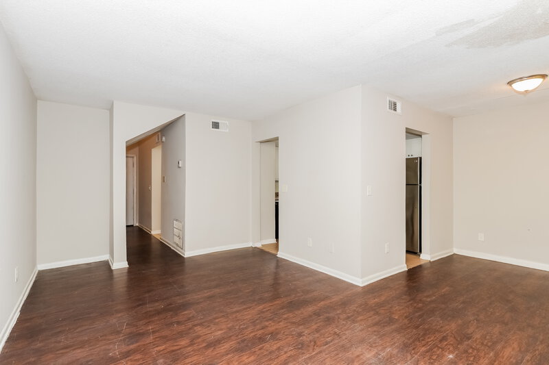2,410/Mo, 3419 Cobbs Ferry Dr Decatur, GA 30032 Living Room View