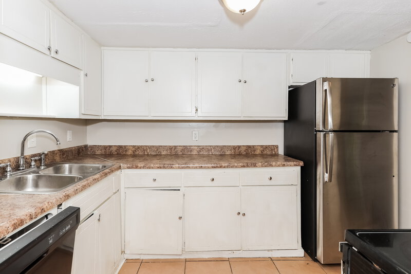 2,410/Mo, 3419 Cobbs Ferry Dr Decatur, GA 30032 Kitchen View 2