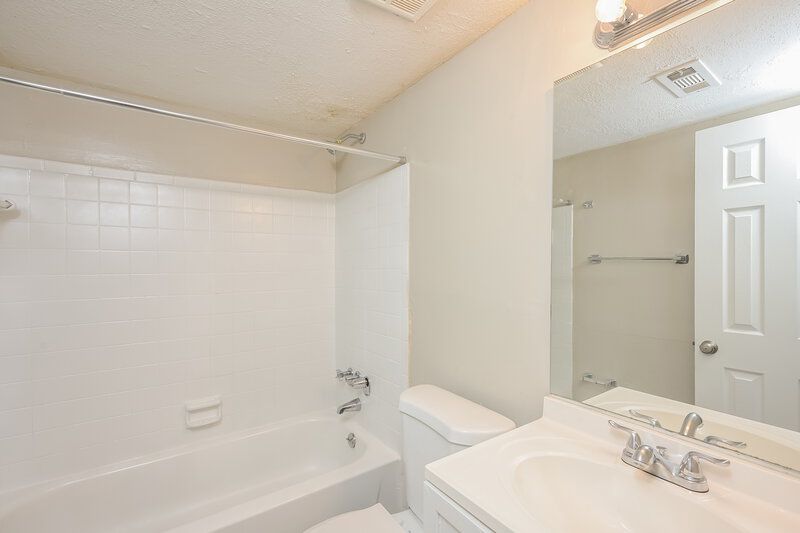 1,615/Mo, 3419 Cobbs Ferry Dr Decatur, GA 30032 Bathroom View