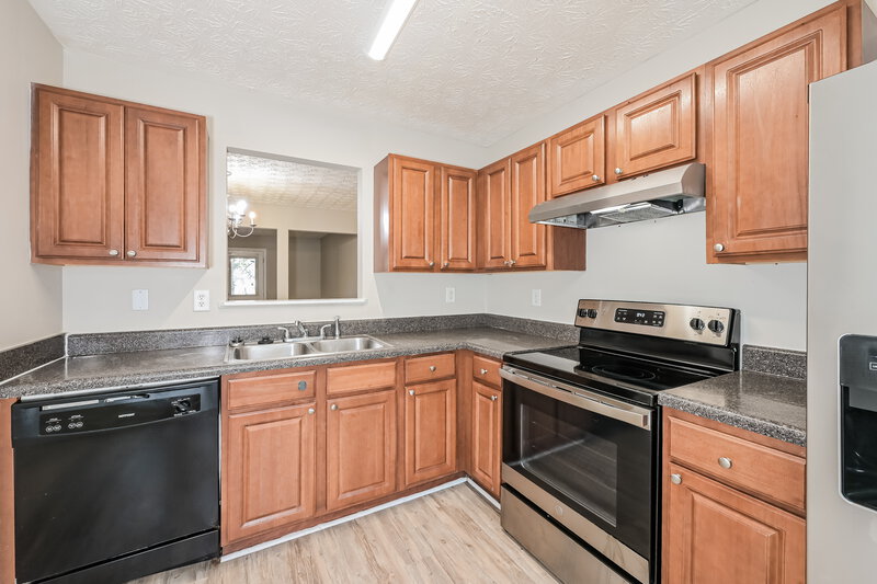 2,240/Mo, 3915 Waldrop Ln Decatur, GA 30034 Kitchen View