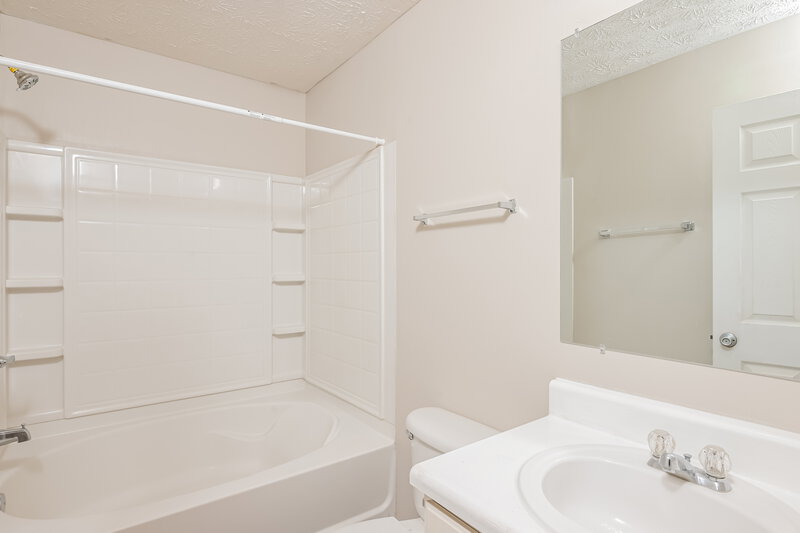 2,240/Mo, 3915 Waldrop Ln Decatur, GA 30034 Bathroom View 2