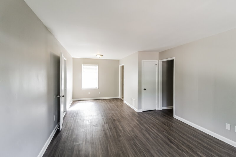 1,530/Mo, 4227 Canby Ln Decatur, GA 30035 Living Room View 2