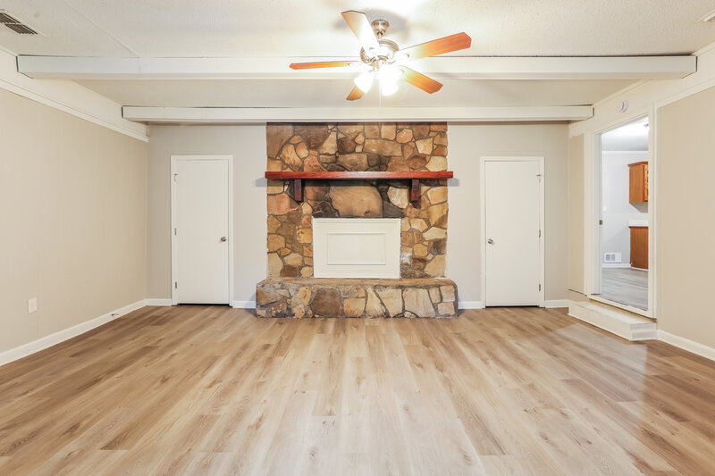 1,510/Mo, 1338 W Stoneybrook Dr Douglasville, GA 30134 Bonus Room View