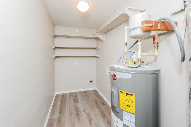 2,240/Mo, 1338 W Stoneybrook Dr Douglasville, GA 30134 Laundry Room View