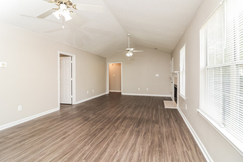 1,465/Mo, 1499 Cain Ct N Douglasville, GA 30134 Living Room View