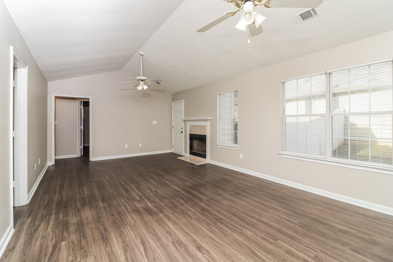 1,465/Mo, 1499 Cain Ct N Douglasville, GA 30134 Living Room View 2