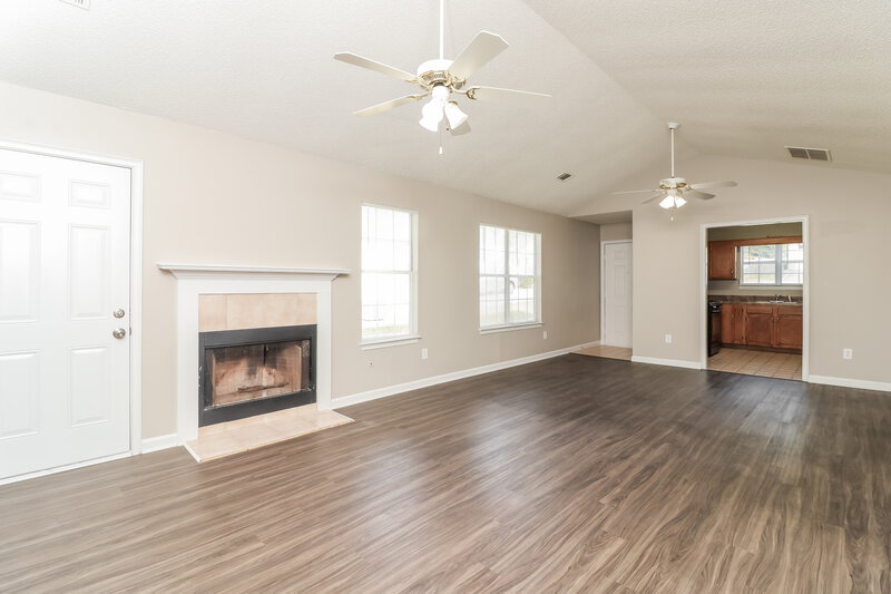 1,465/Mo, 1499 Cain Ct N Douglasville, GA 30134 Living Room View 3