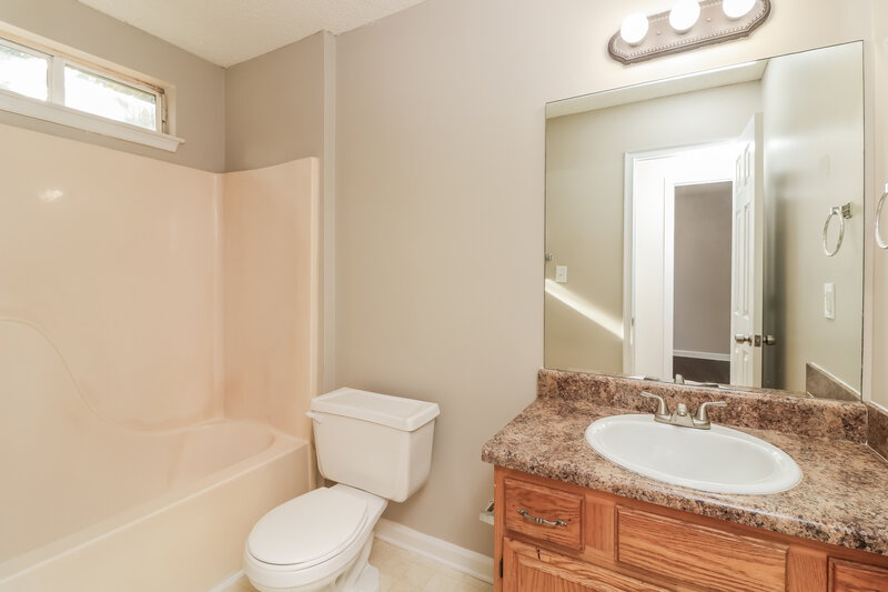 1,465/Mo, 1499 Cain Ct N Douglasville, GA 30134 Bathroom View
